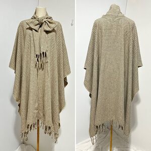 Vtg 70s Houndstooth Wool Poncho Fringe Shawl OS Warm Chic Academia Old Money